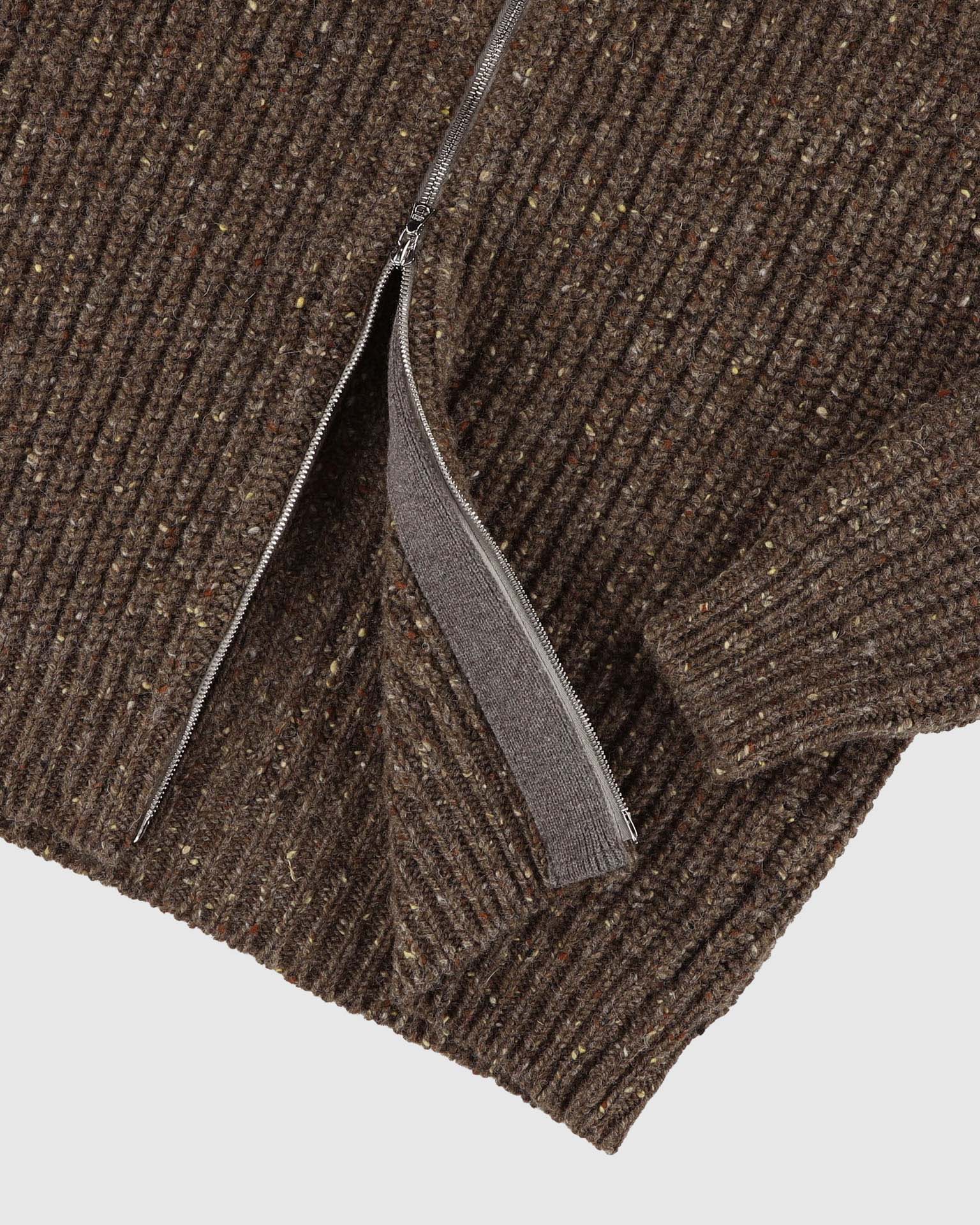 Loose Ends - Brownie - Image 3