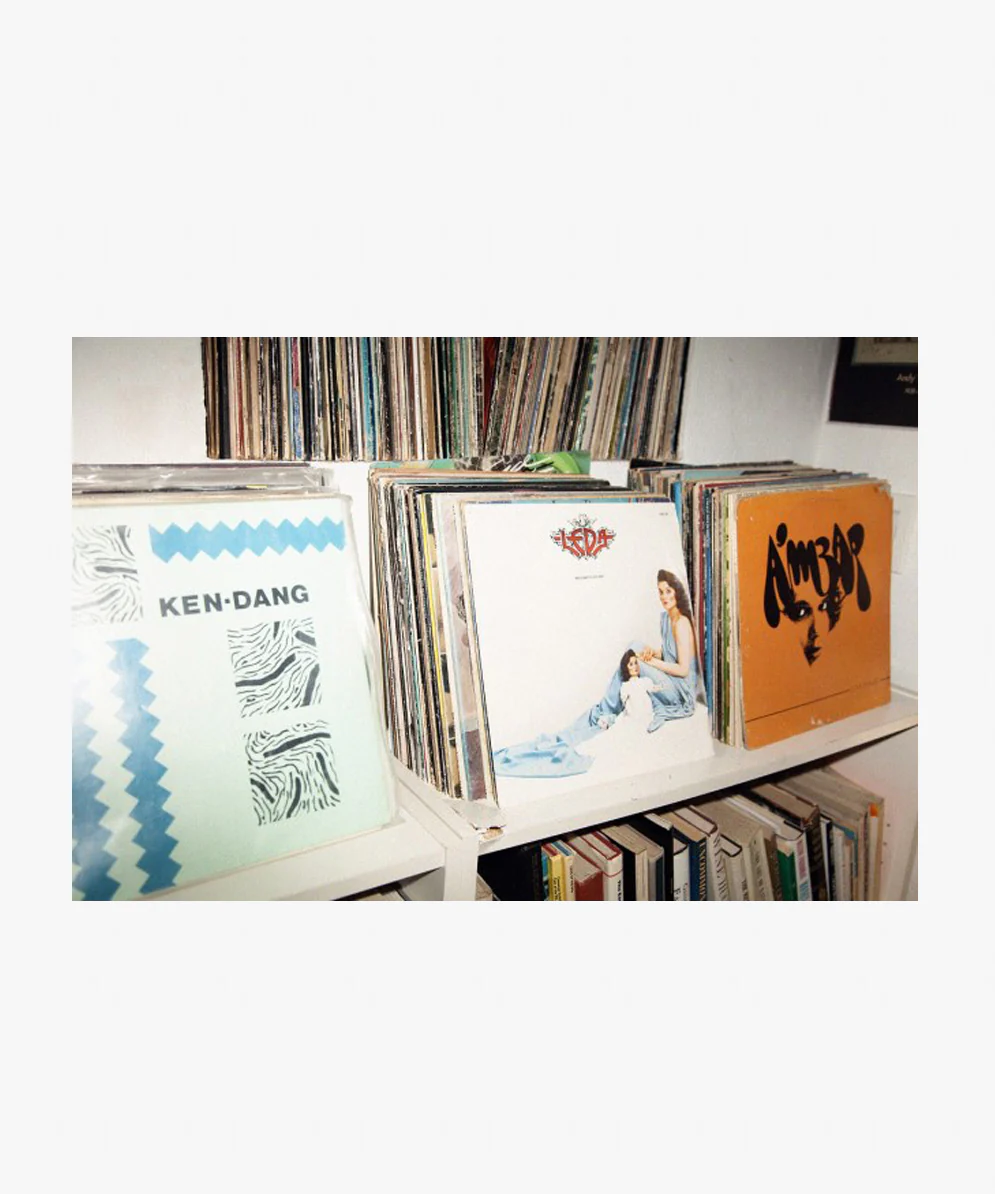 Record Issue 1 - Image 3